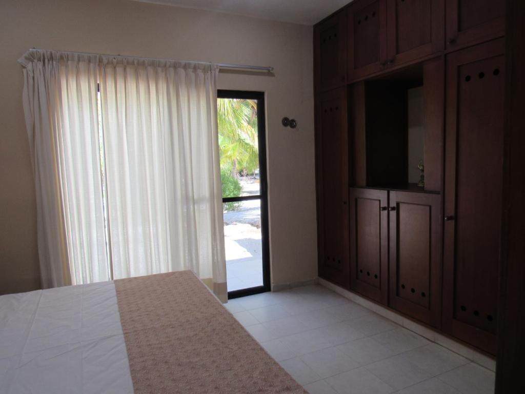Two Bedroom Beachfront Villa Селестун Екстер'єр фото