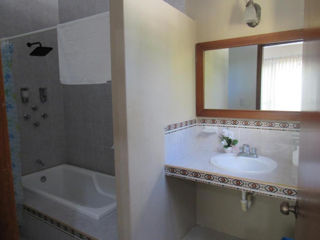 Two Bedroom Beachfront Villa Селестун Екстер'єр фото