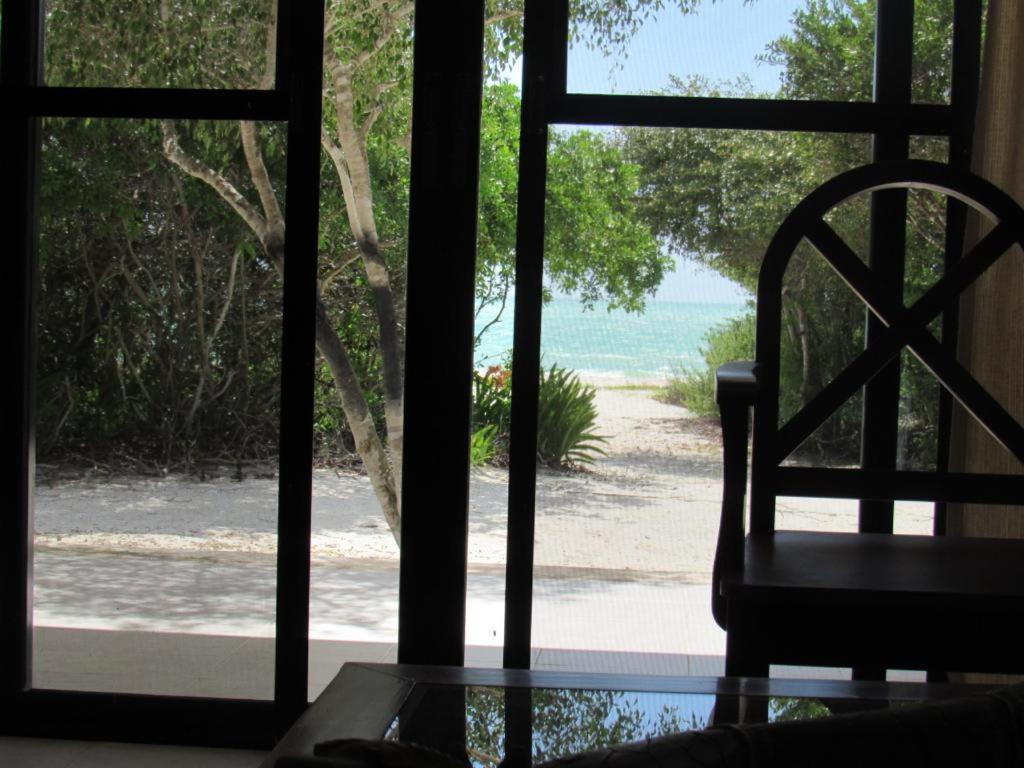 Two Bedroom Beachfront Villa Селестун Екстер'єр фото