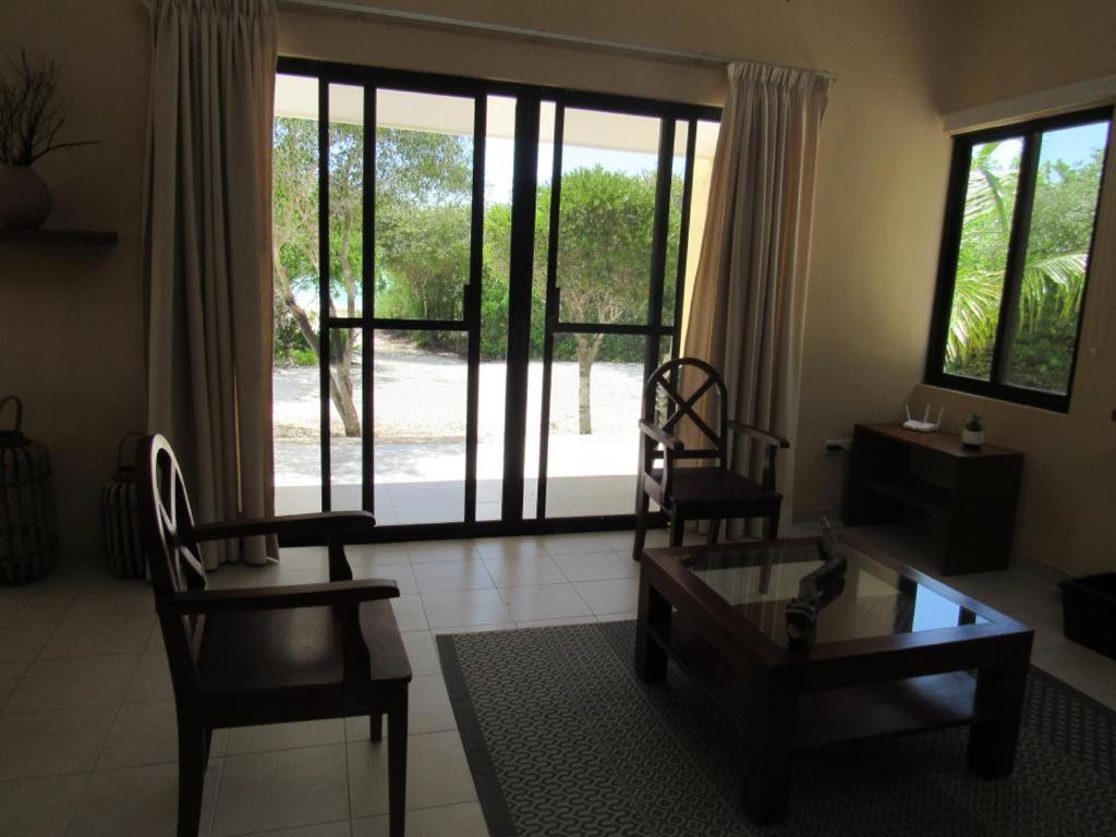 Two Bedroom Beachfront Villa Селестун Екстер'єр фото